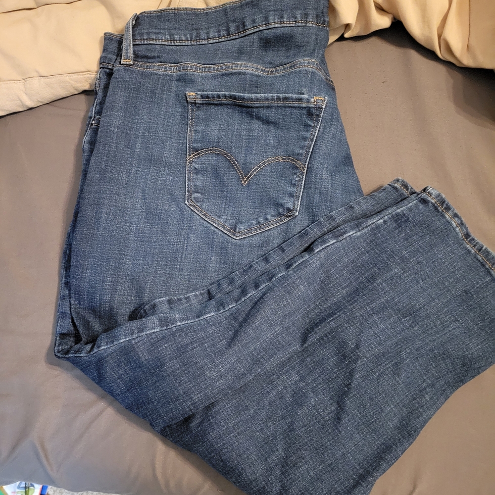 Levi's Blue Straight Leg Shaping Capri